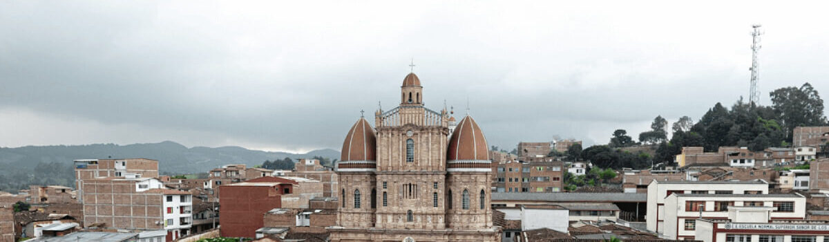 Fotografía de la Basílica Menor de San Pedro de los Milagros donde se encuentra una réplica de la escultura «La Pietà».