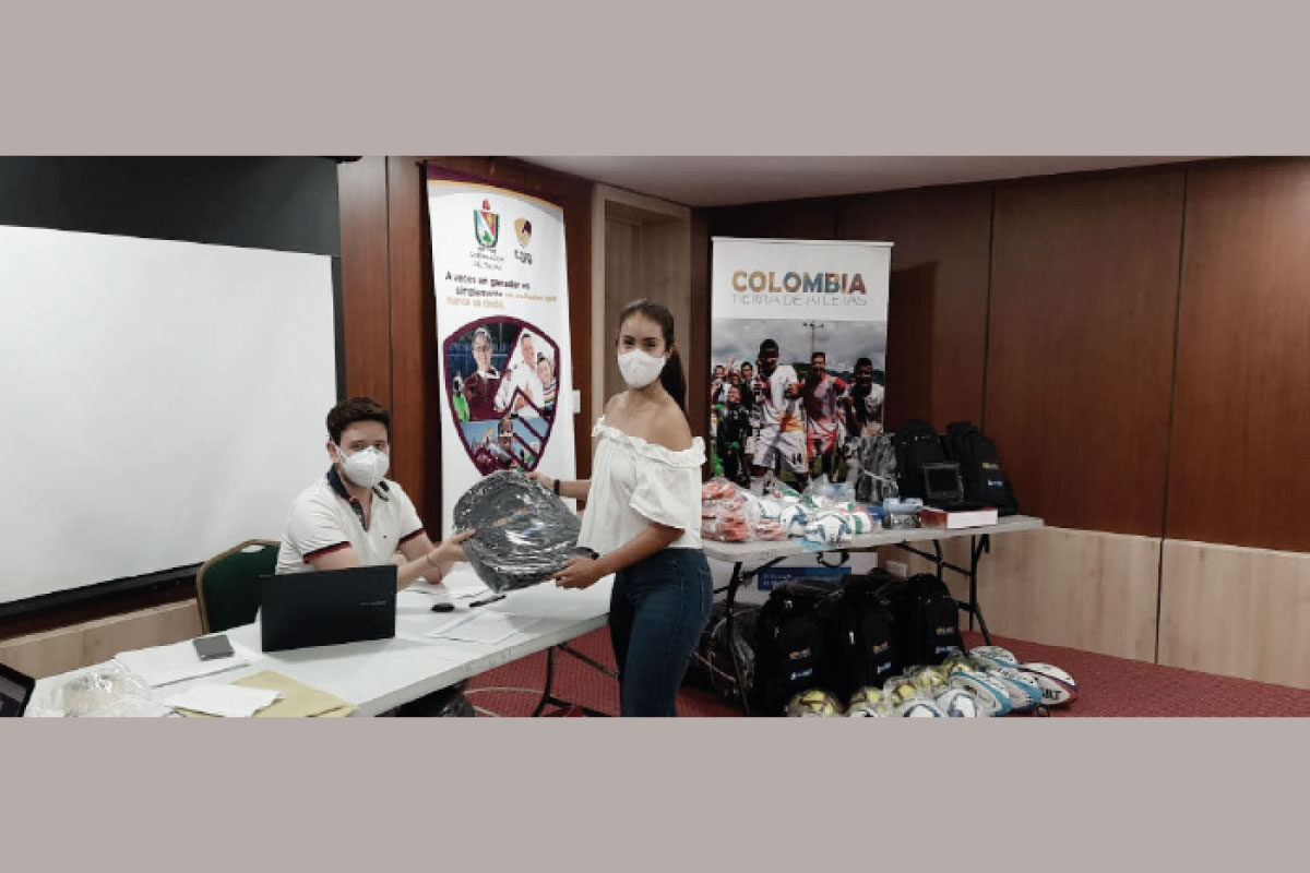 Imagen estudiante Genesis Johana Cortes Mendoza de grado 11, quien recibió incentivo por participación en los pasados juegos Intercolegiados vigencias 2018 y 2019