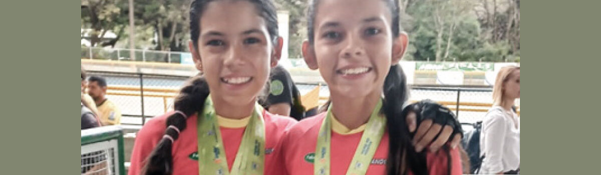 estudiantes Paulina Barón Ruiz y Mariana Barón Ruiz